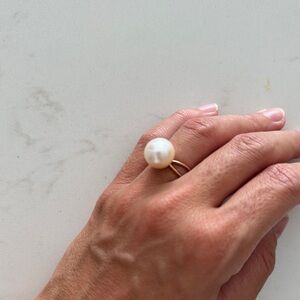 Elegant Gold Pearl Ring